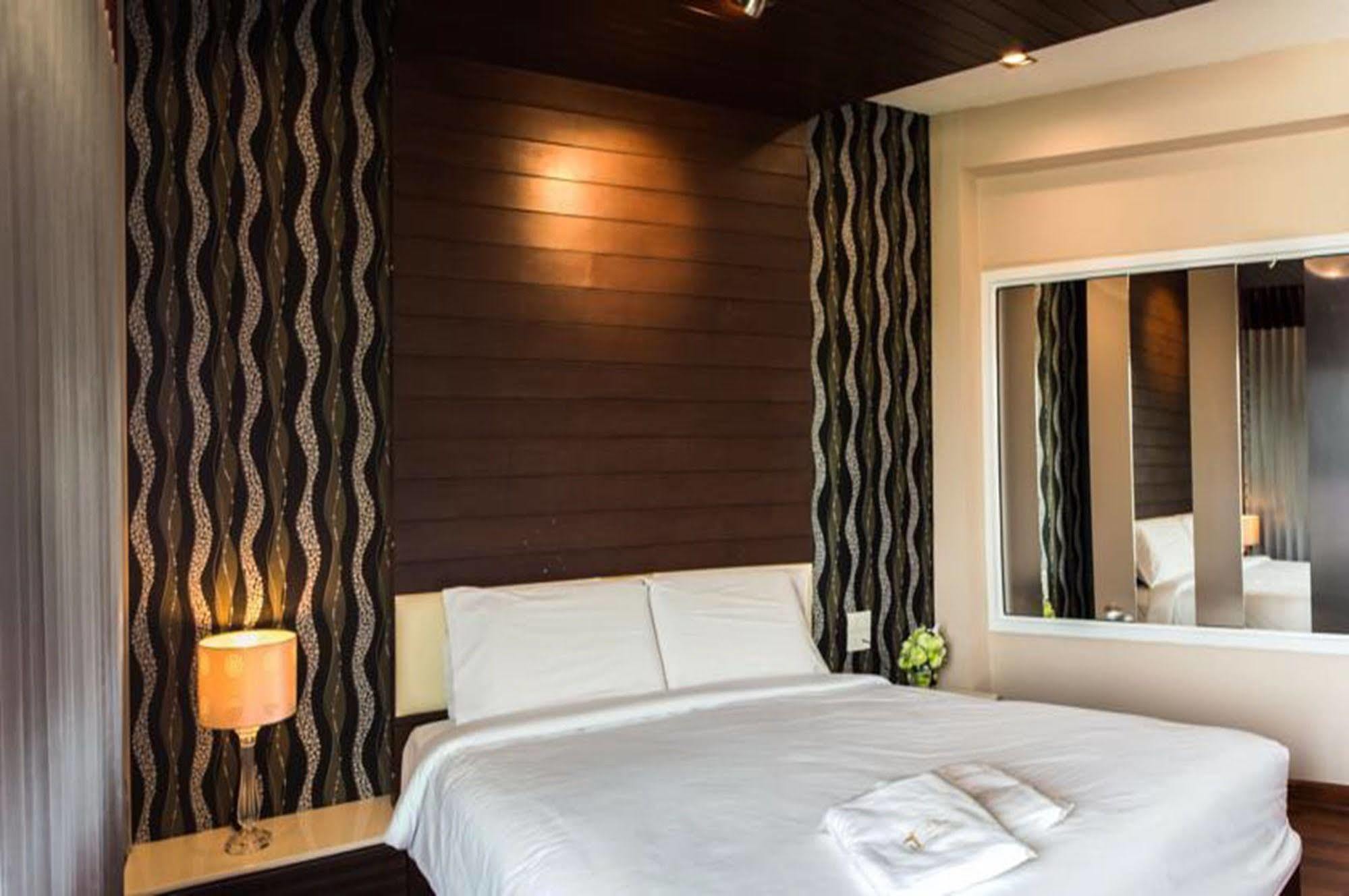 The Ring Hotel Hat Yai Ngoại thất bức ảnh
