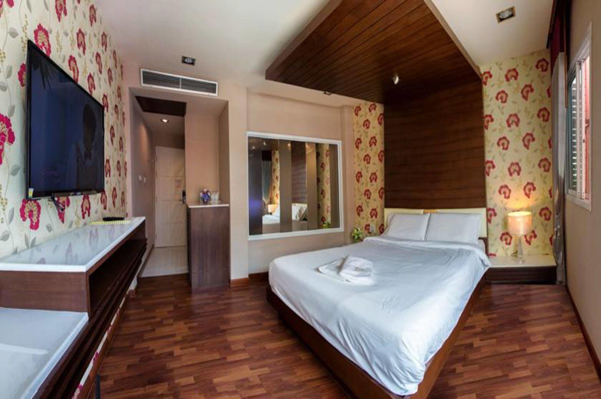 The Ring Hotel Hat Yai Ngoại thất bức ảnh