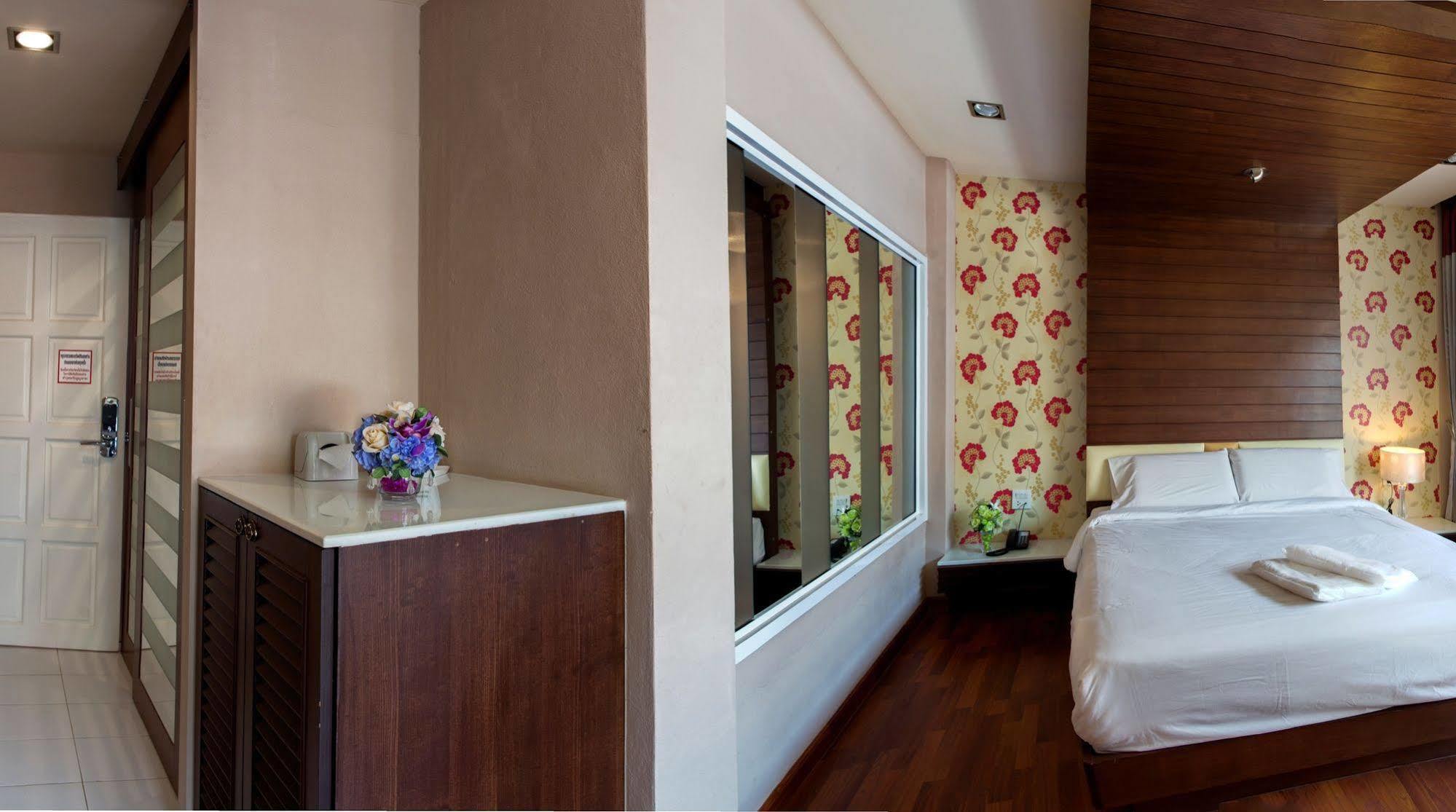 The Ring Hotel Hat Yai Ngoại thất bức ảnh