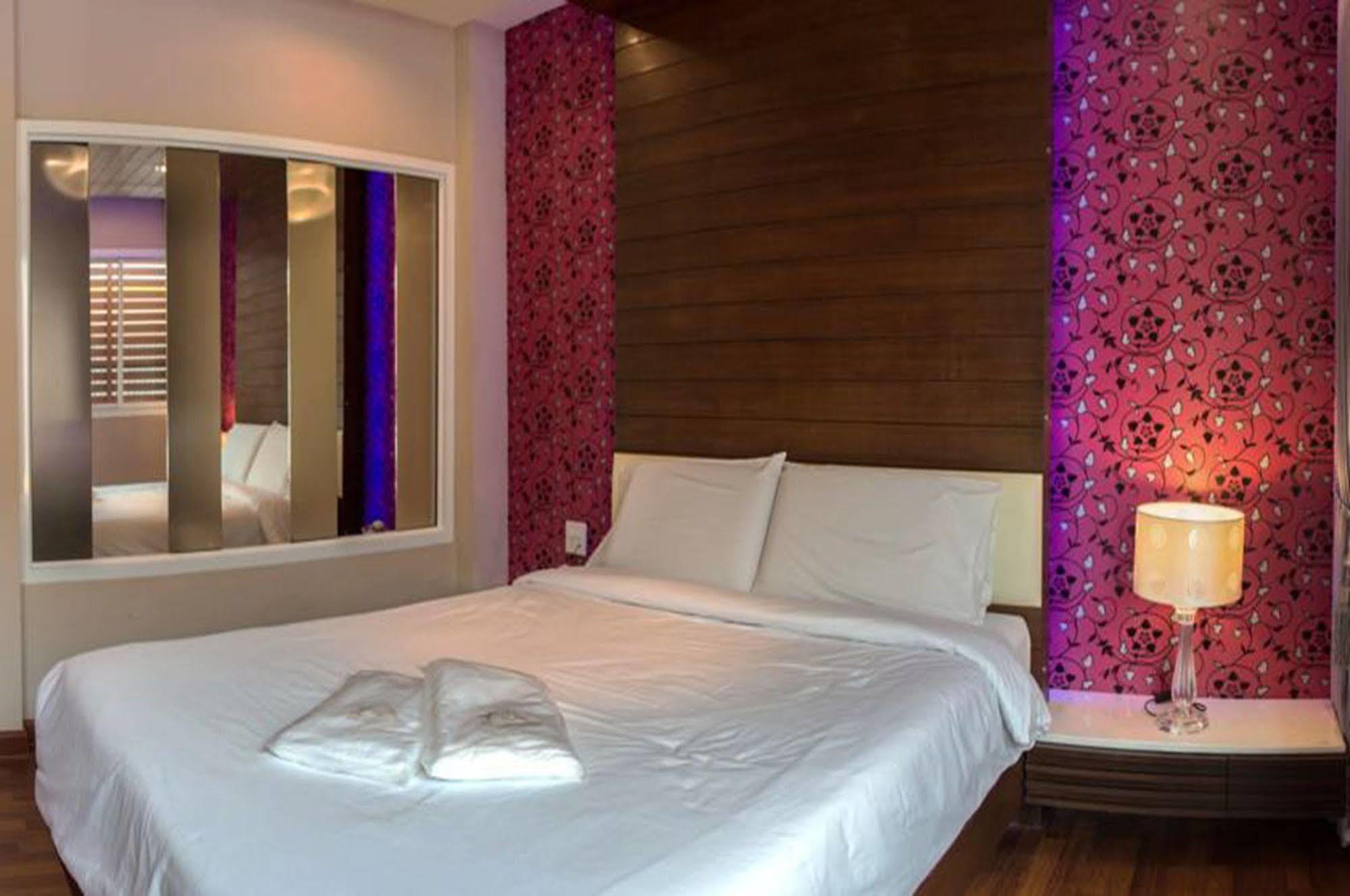 The Ring Hotel Hat Yai Ngoại thất bức ảnh