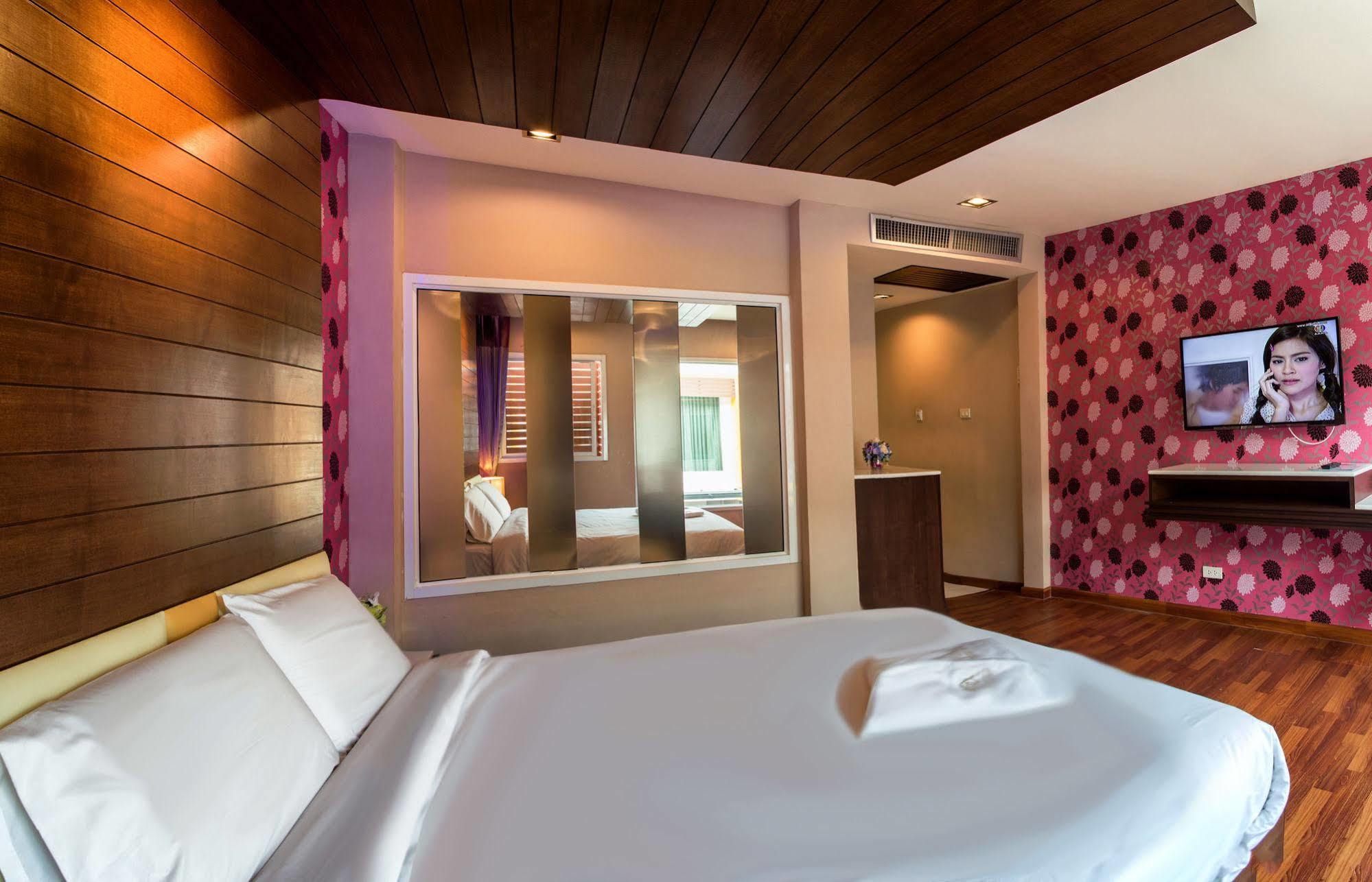 The Ring Hotel Hat Yai Ngoại thất bức ảnh